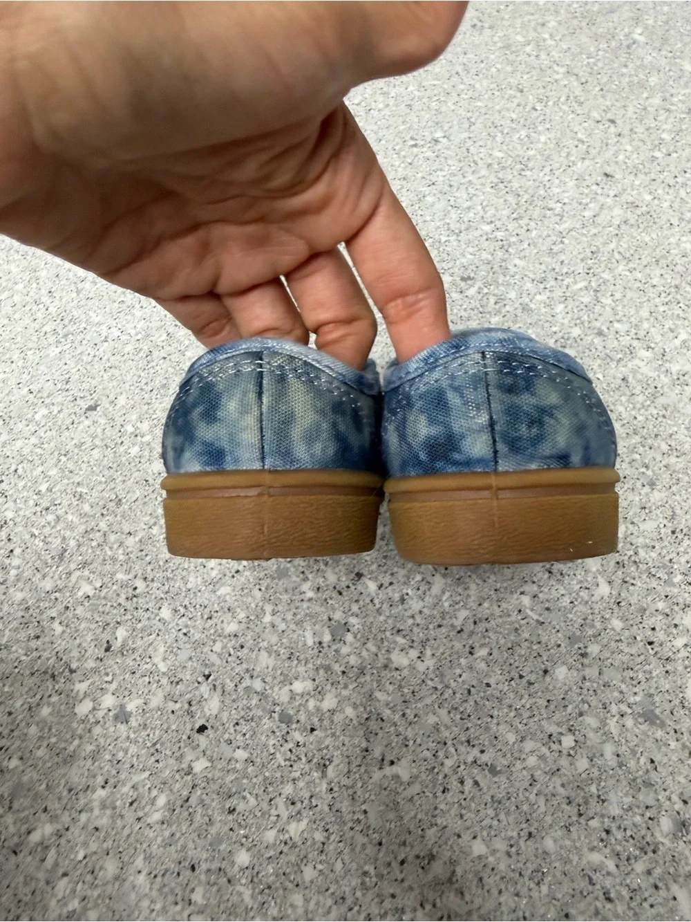OshKosh B'Gosh Boy's Qiano Slip-On Sneaker kids size 8